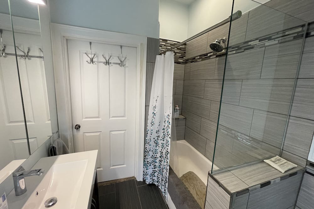 Photo of Bathroom in Clinton