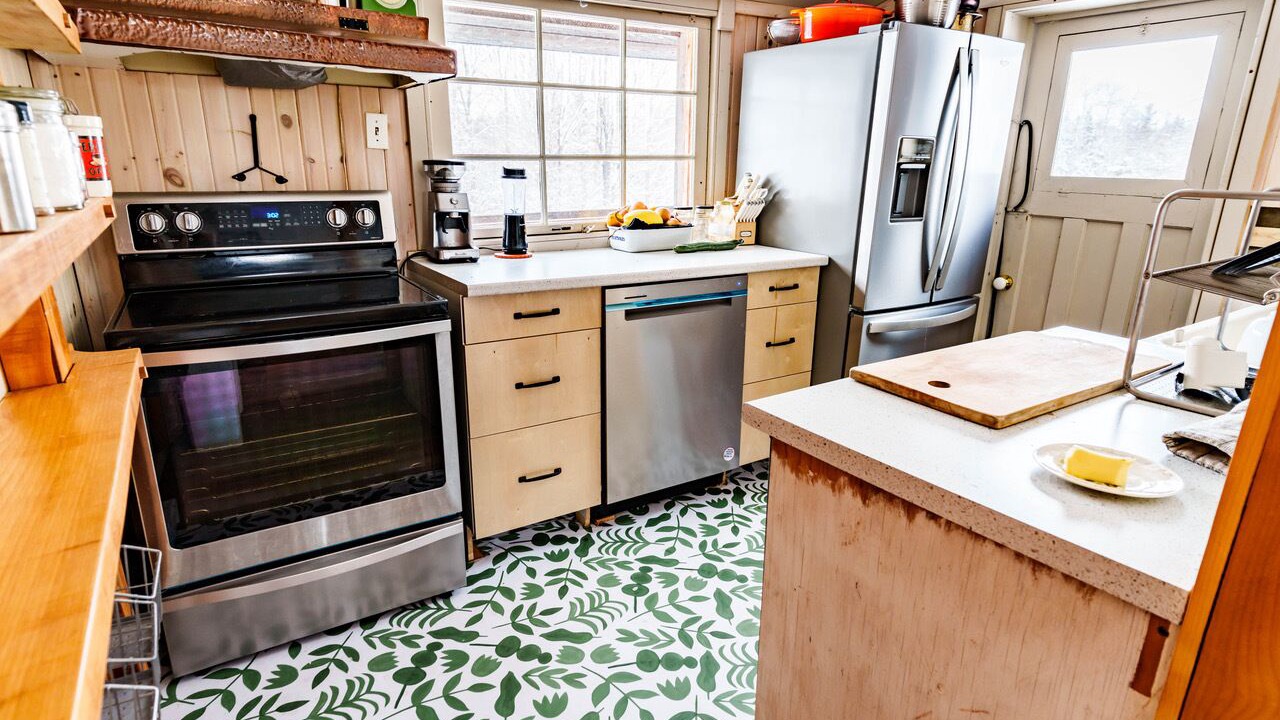 Photo of Kitchen in Unorganized Centre Parry Sound
