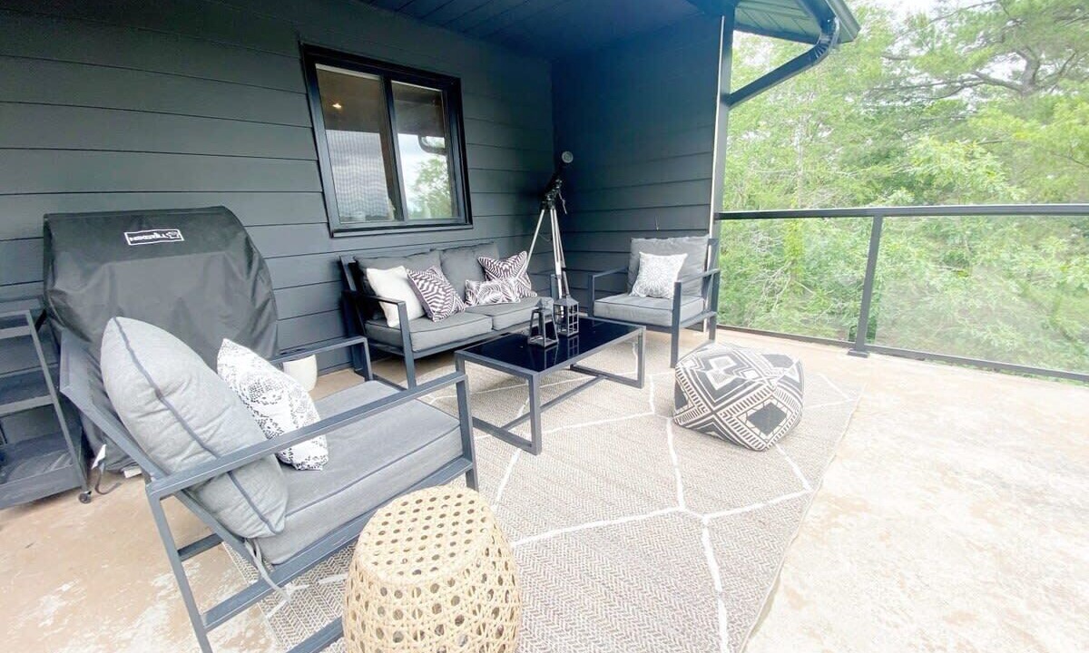 Photo of Patio Balcony in Georgian Bay