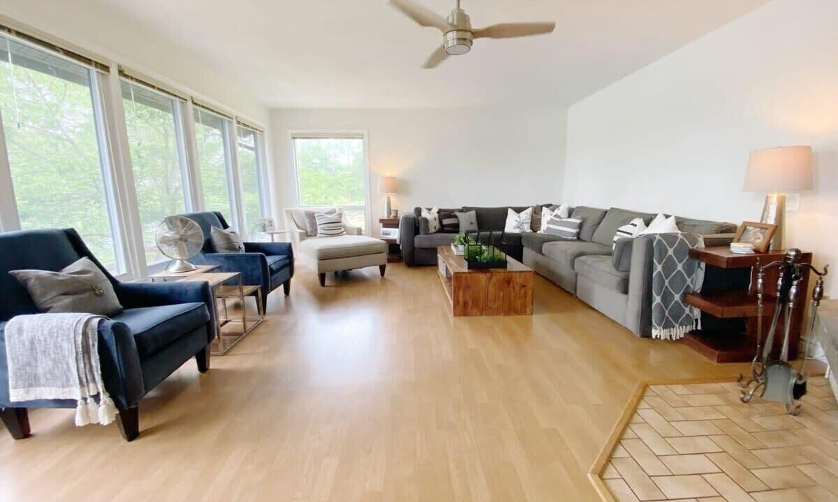 Photo of Livingroom in Georgian Bay
