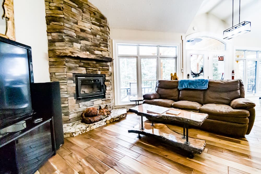 Photo of Livingroom in Stokes Bay