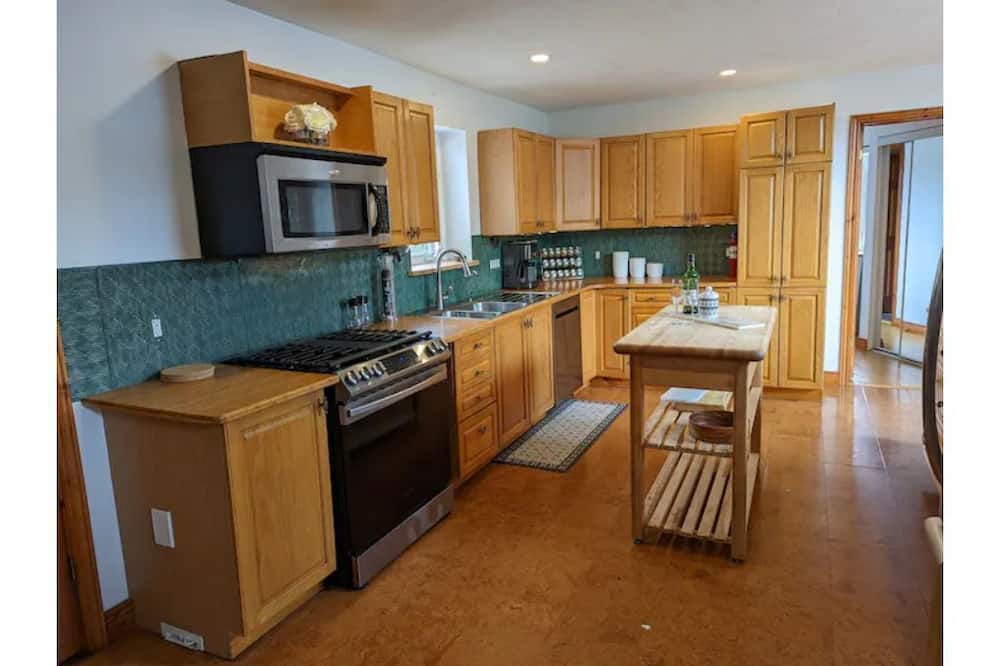 Photo of Kitchen in Northern Bruce Peninsula