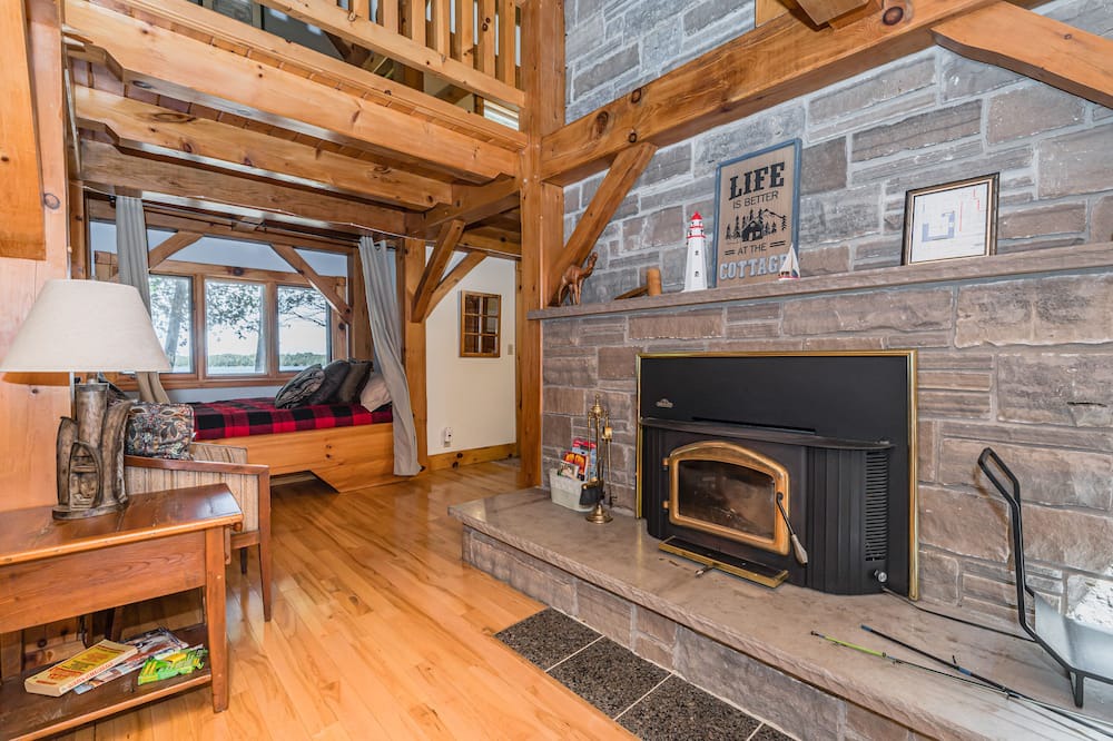 Photo of Livingroom in Tobermory