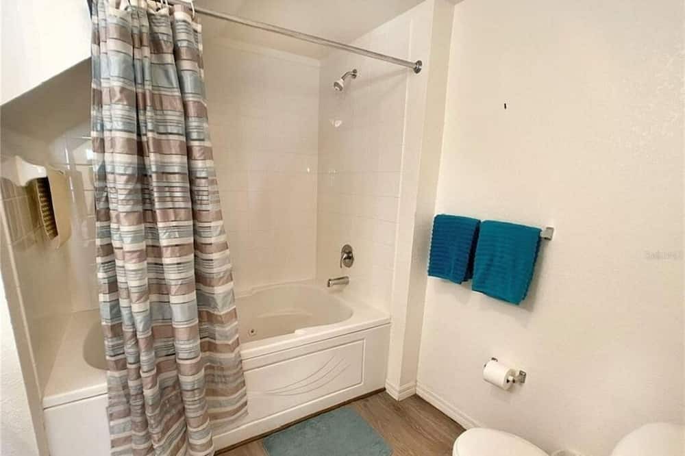 Photo of Bathroom in Venetian Bay Villages