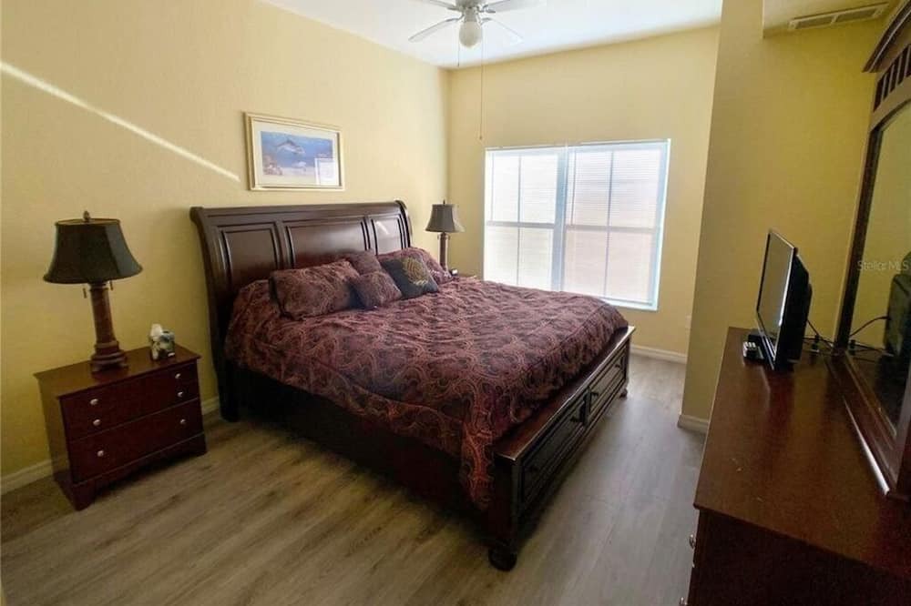 Photo of Bedroom in Venetian Bay Villages