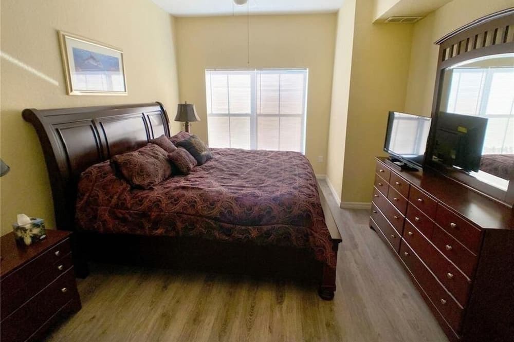 Photo of Bedroom in Venetian Bay Villages