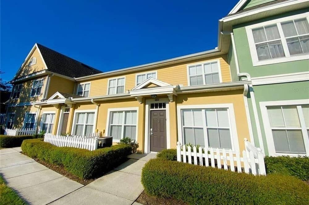 Photo of Outdoor in Venetian Bay Villages