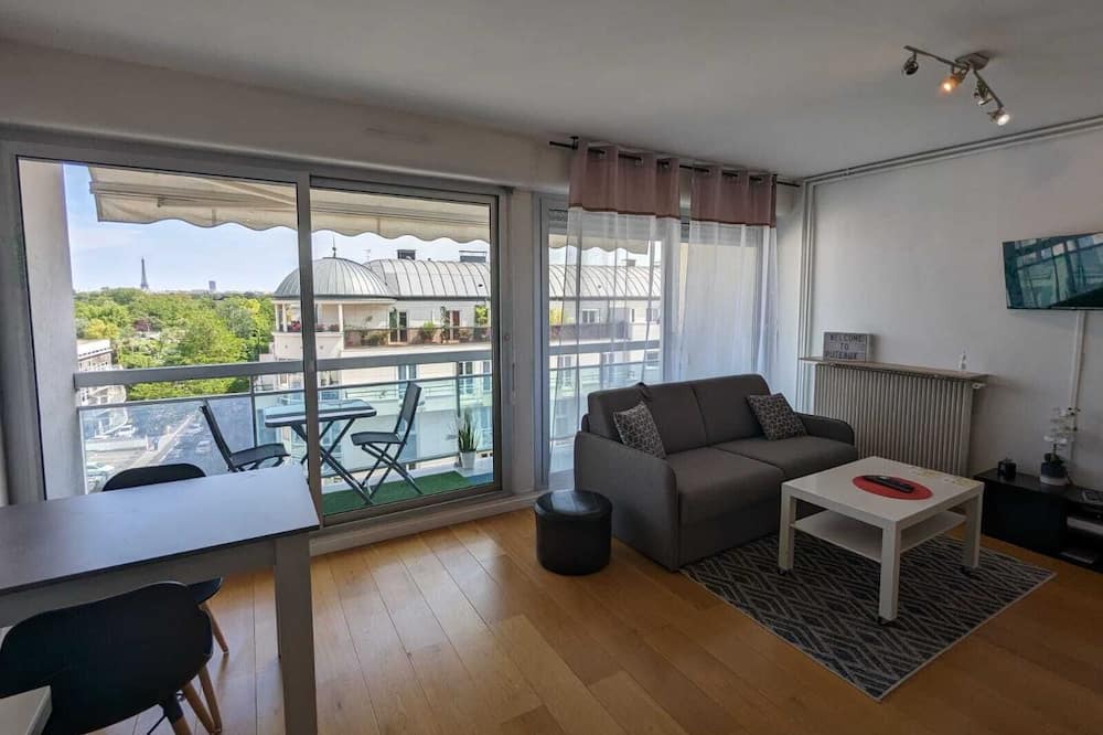 Photo of Livingroom in Puteaux