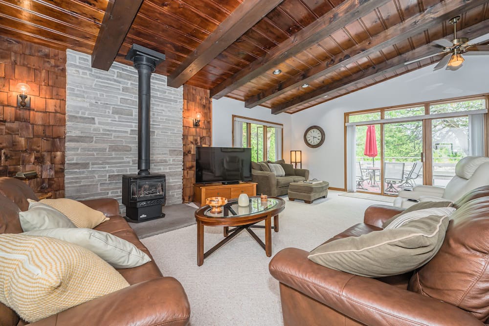 Photo of Livingroom in Northern Bruce Peninsula