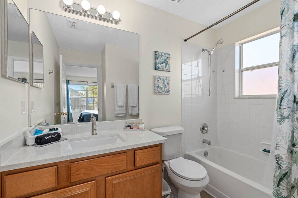 Photo of Bathroom in Seasons