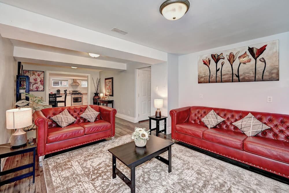 Photo of Livingroom in Doon South