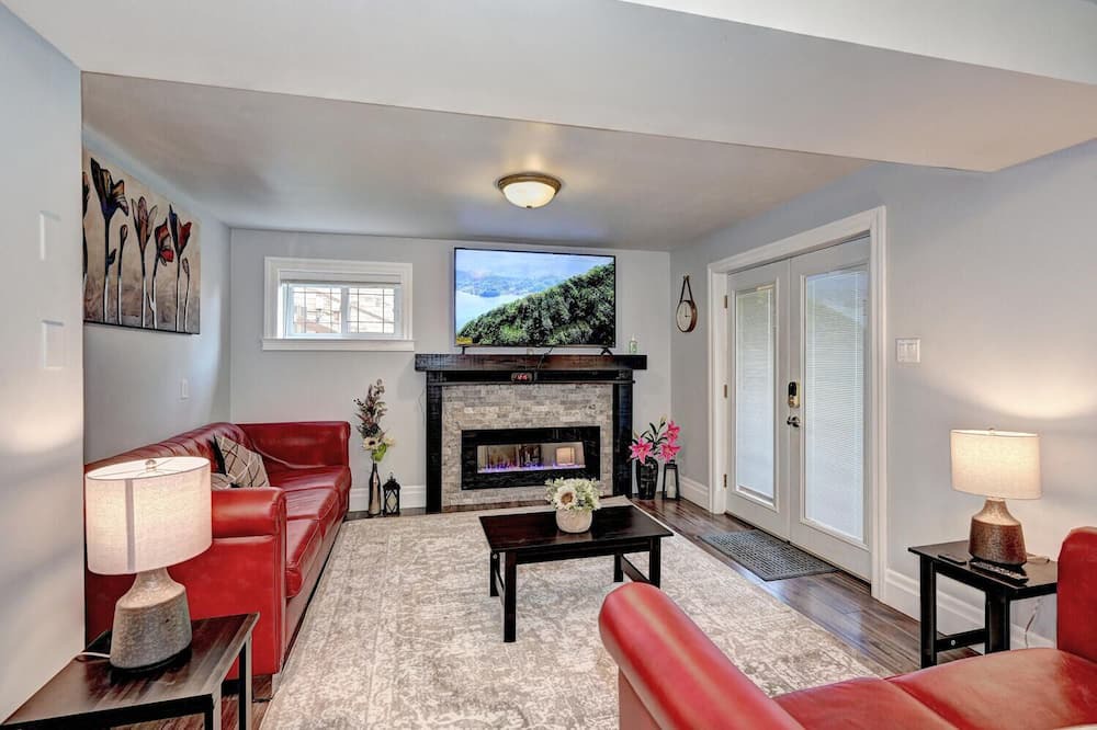 Photo of Livingroom in Doon South