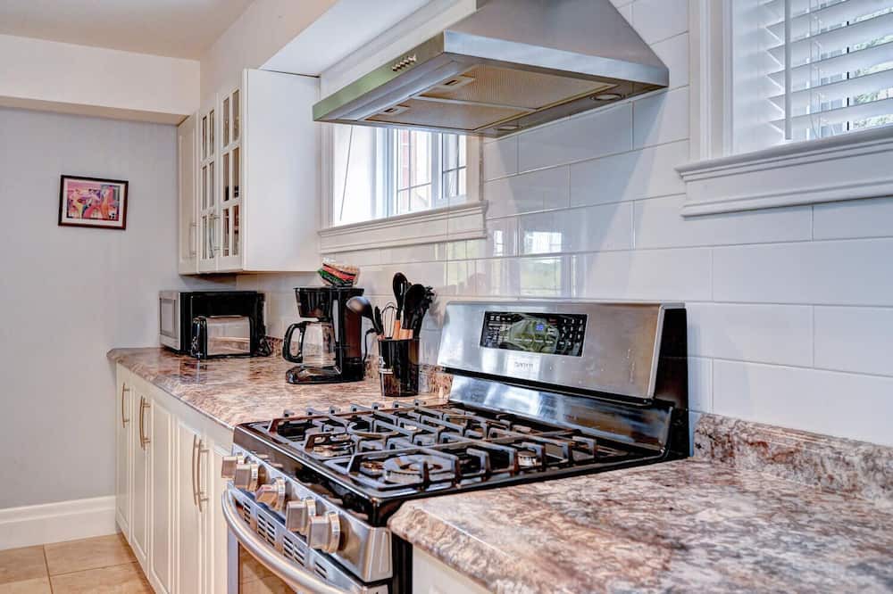 Photo of Kitchen in Doon South