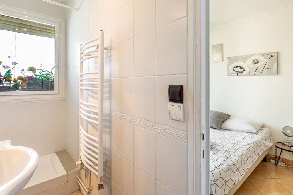 Photo of Bedroom in Louis Bertrand-Mirabeau-Semard