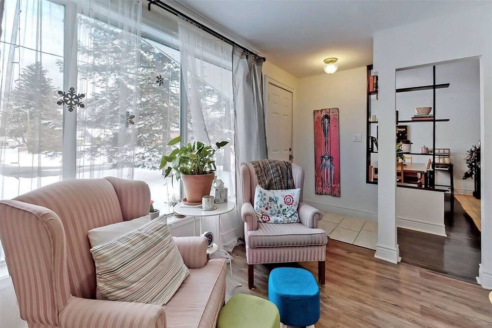Photo of Livingroom in Aurora
