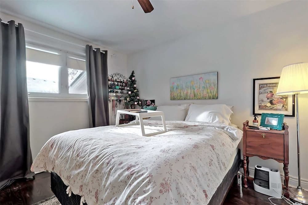 Photo of Bedroom in Aurora