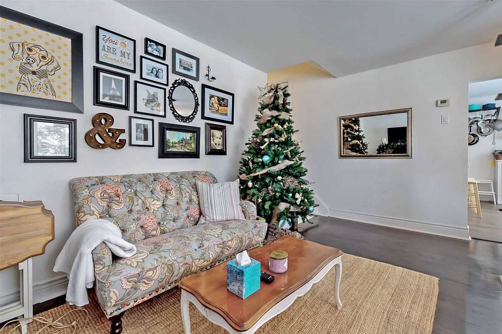 Photo of Livingroom in Aurora