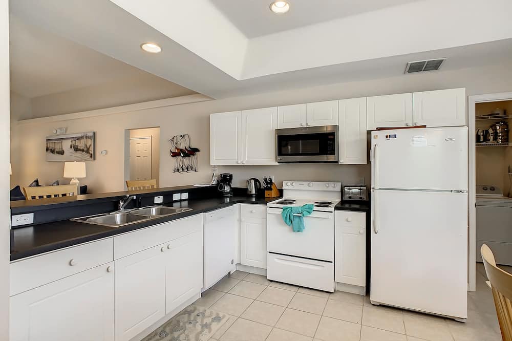 Photo of Kitchen in Lake Wilson Preserve