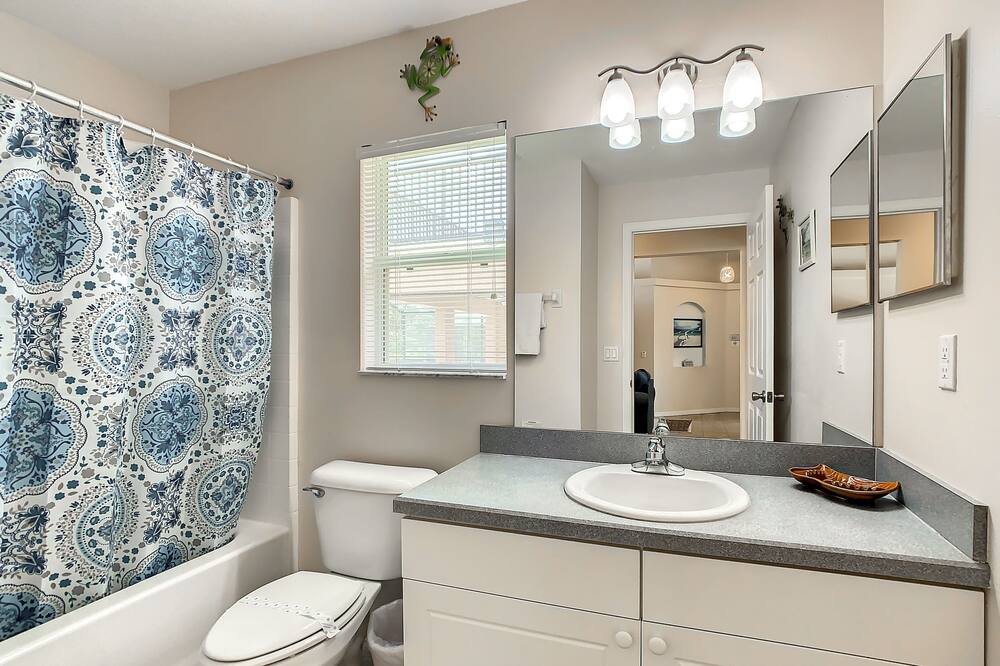 Photo of Bathroom in Lake Wilson Preserve