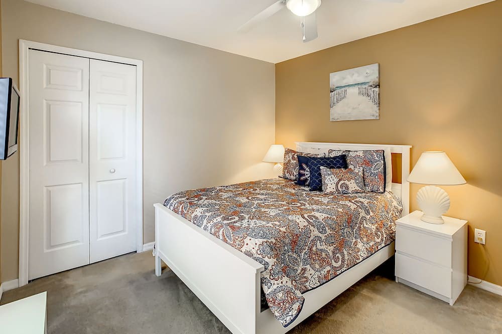 Photo of Bedroom in Lake Wilson Preserve