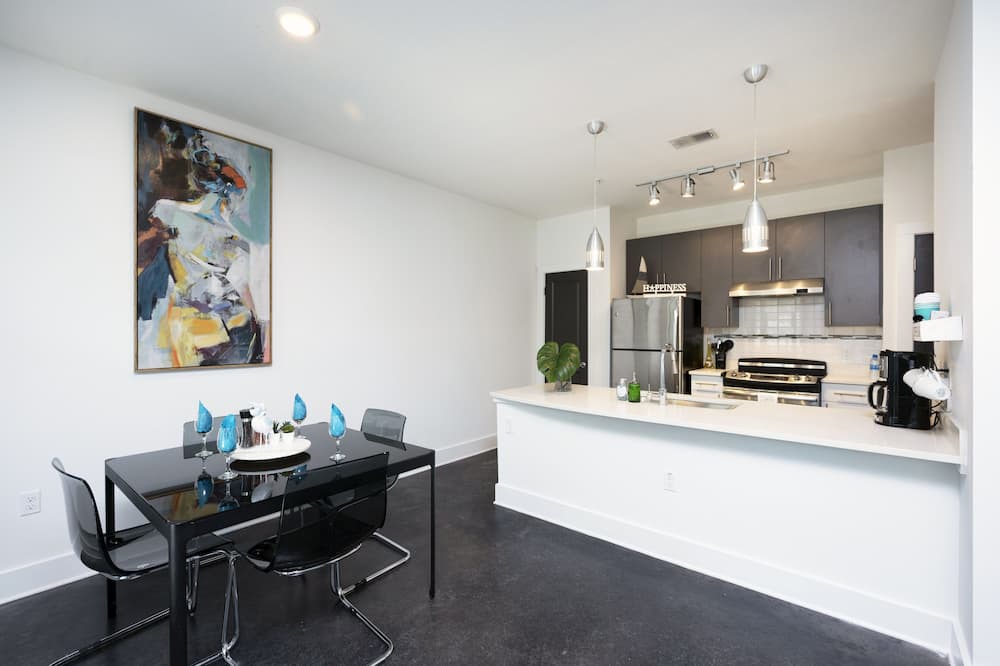 Photo of Livingroom in North Hyde Park
