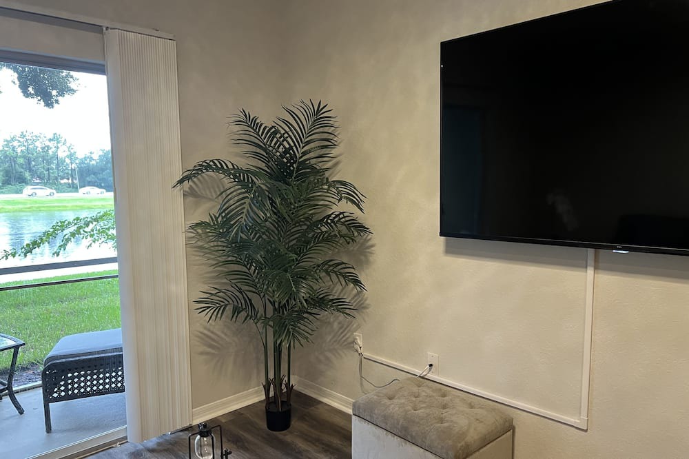 Photo of Livingroom in County Line Coalition