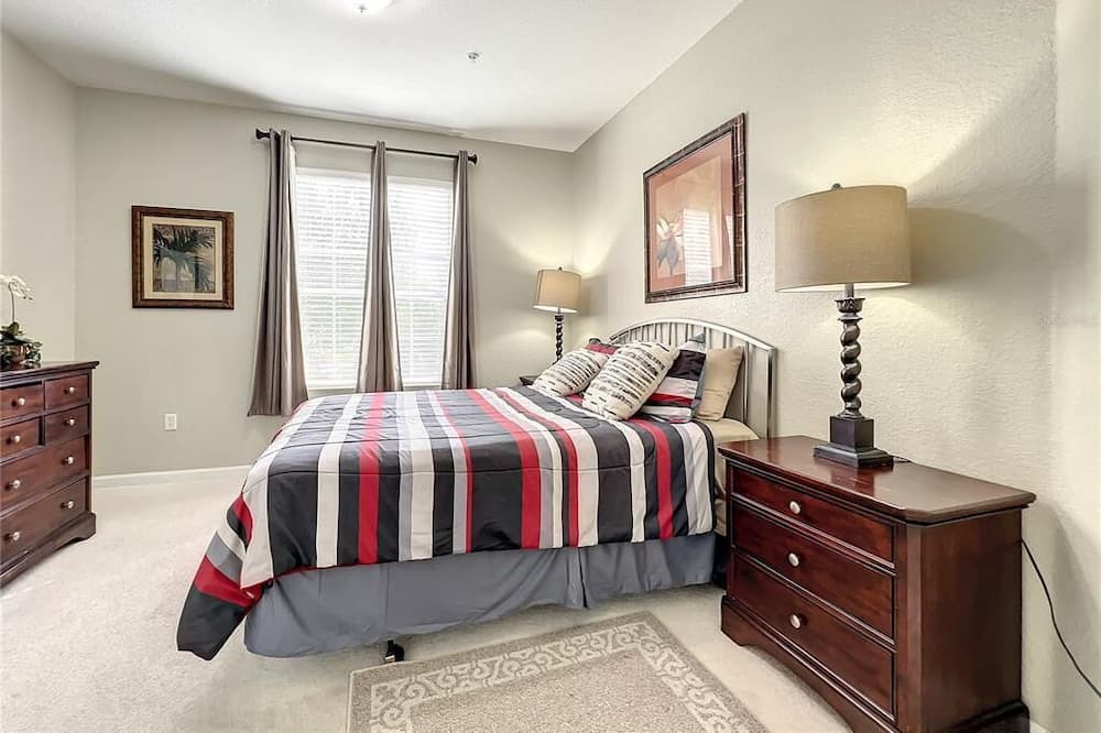 Photo of Bedroom in Florida Center