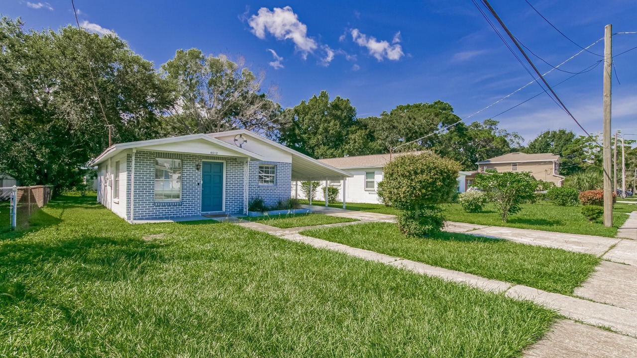 Photo of Outdoor in Carver City - Lincoln Gardens