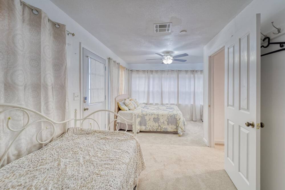 Photo of Bedroom in Concerned Citizens of Gibsonton Area