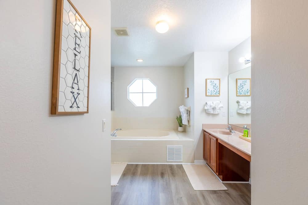 Photo of Bathroom in Poinciana