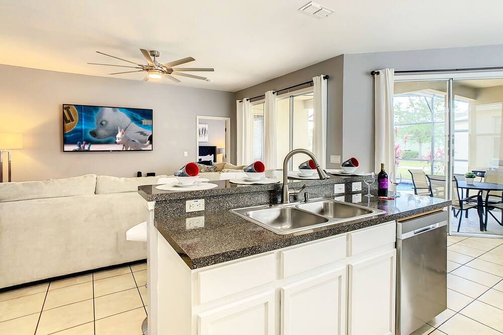 Photo of Kitchen in Trafalgar Village