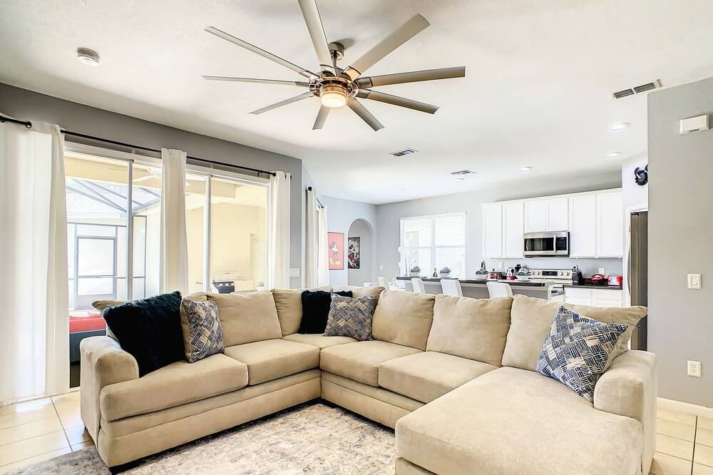 Photo of Livingroom in Trafalgar Village