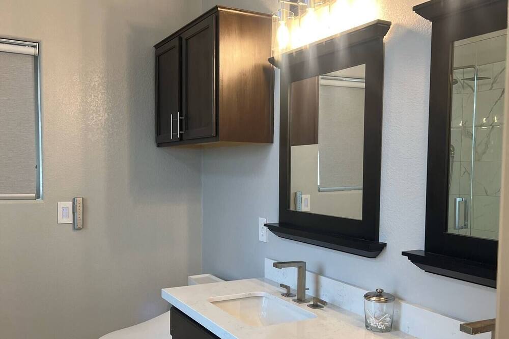 Photo of Bathroom in Norterra
