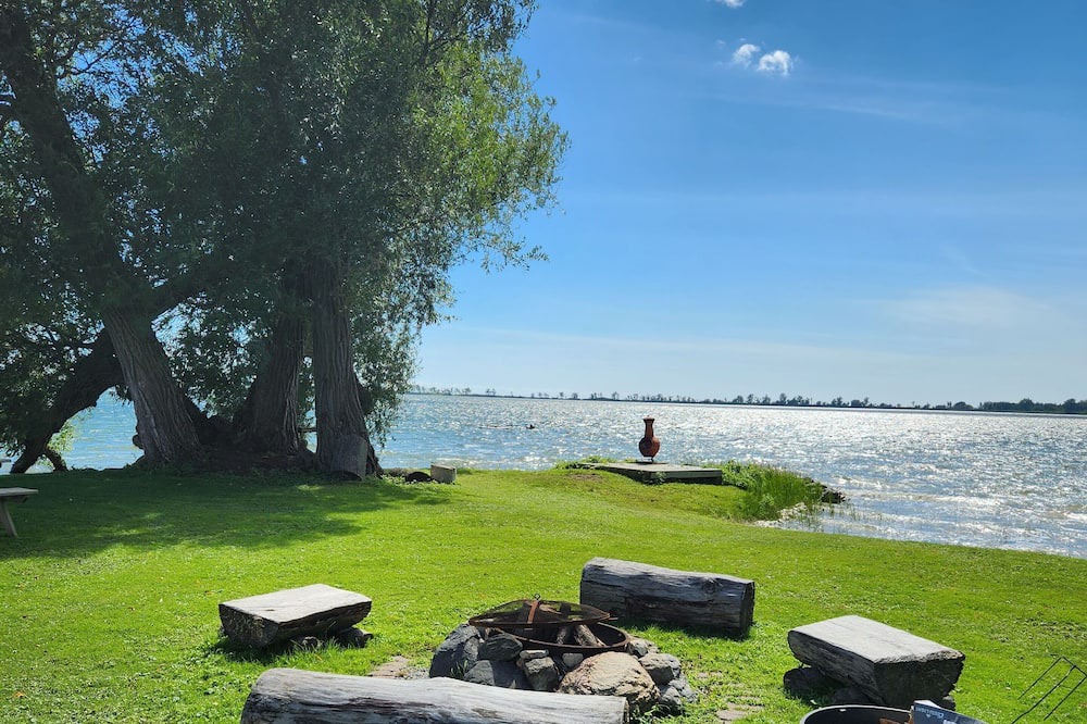 Photo of Outdoor in Carrying Place