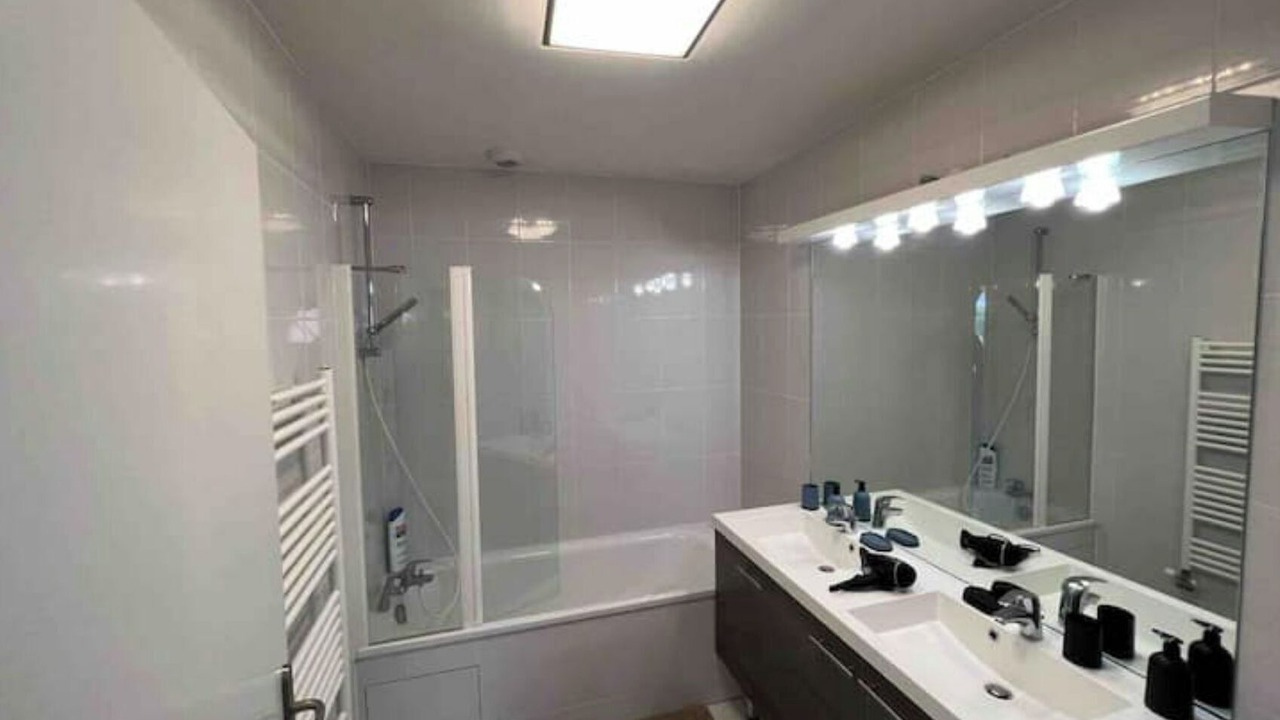 Photo of Bathroom in Magny-le-Hongre
