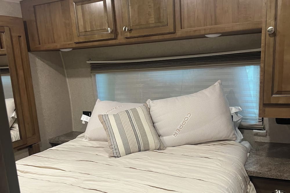 Photo of Bedroom in Bay Lake