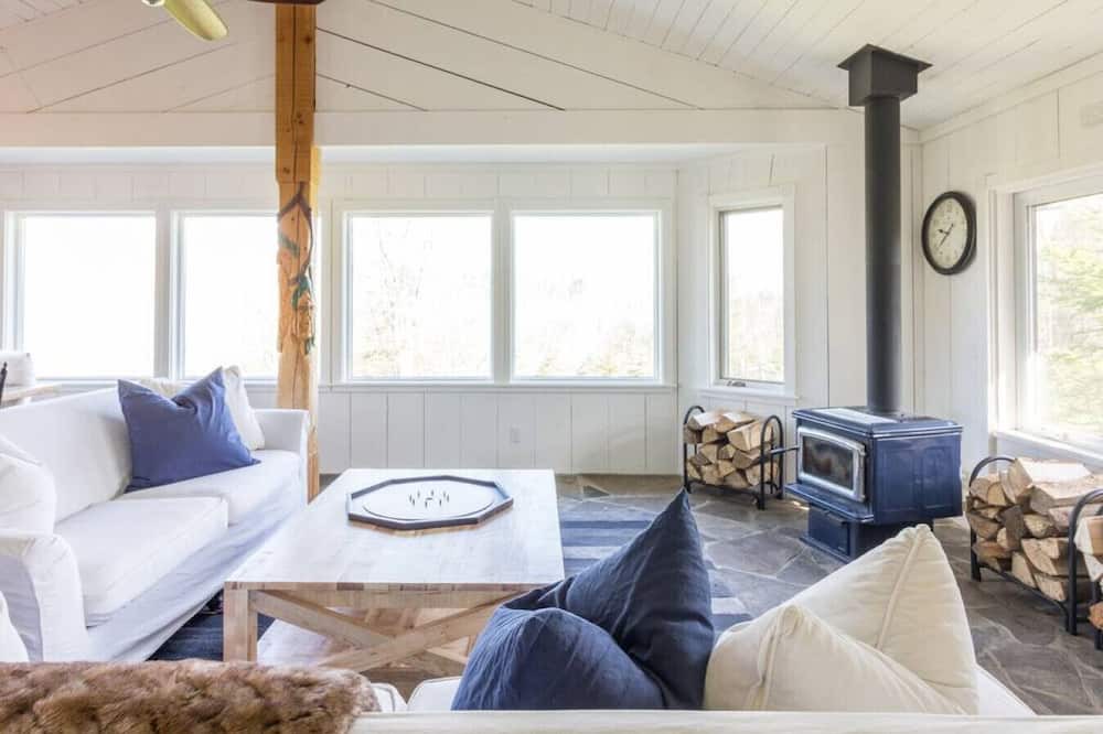 Photo of Livingroom in Grey Highlands