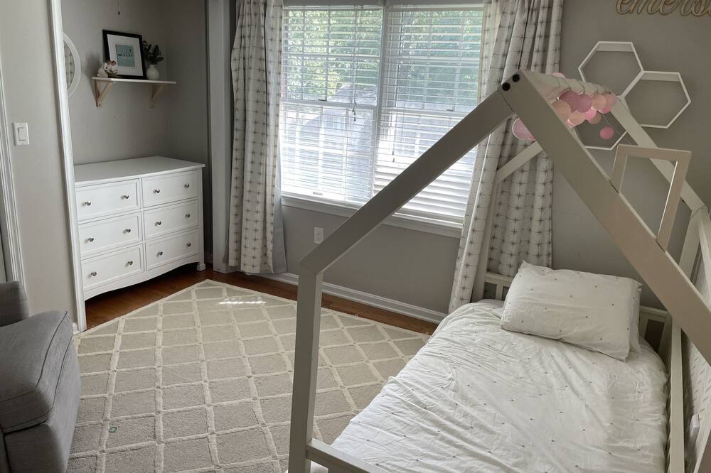 Photo of Bedroom in Park Forest Village