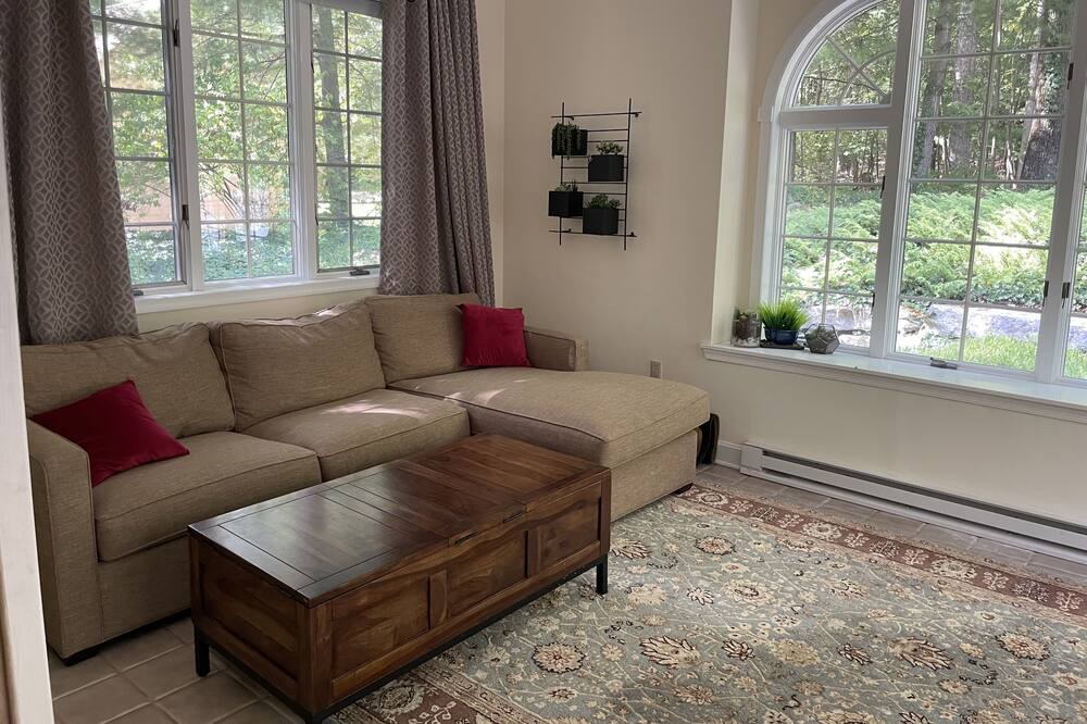 Photo of Livingroom in Park Forest Village