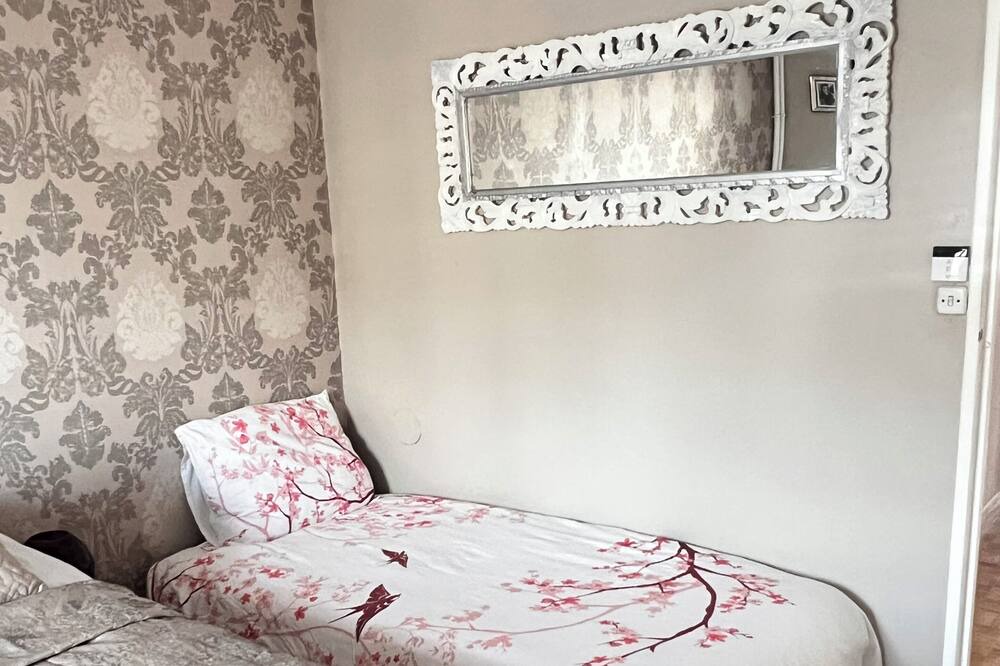 Photo of Bedroom in Bagneux