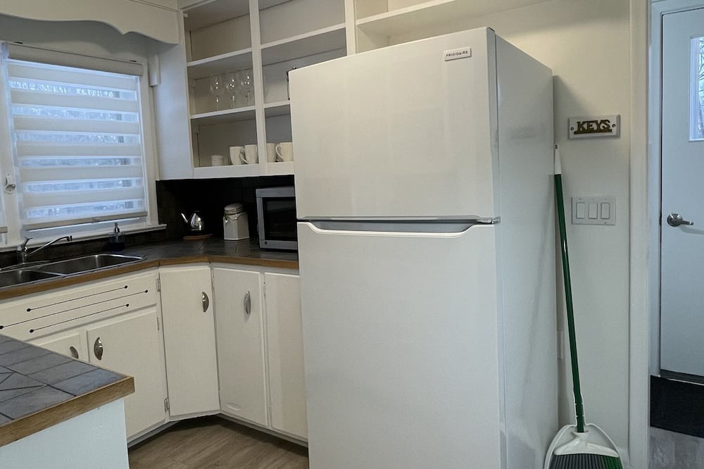 Photo of Kitchen in Mono