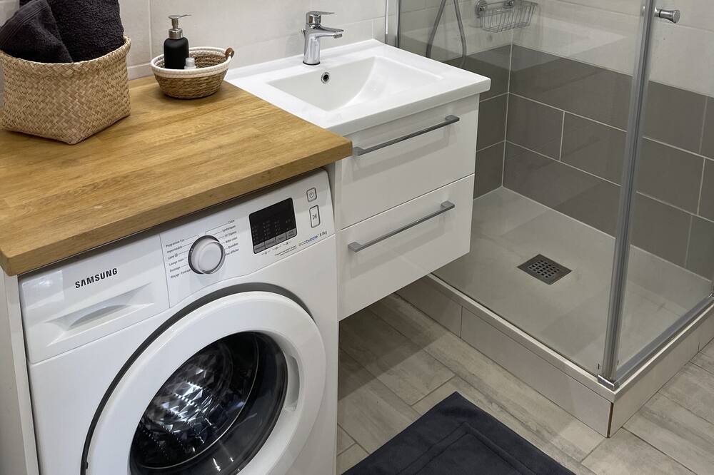 Photo of Bathroom in Quartier de Becon