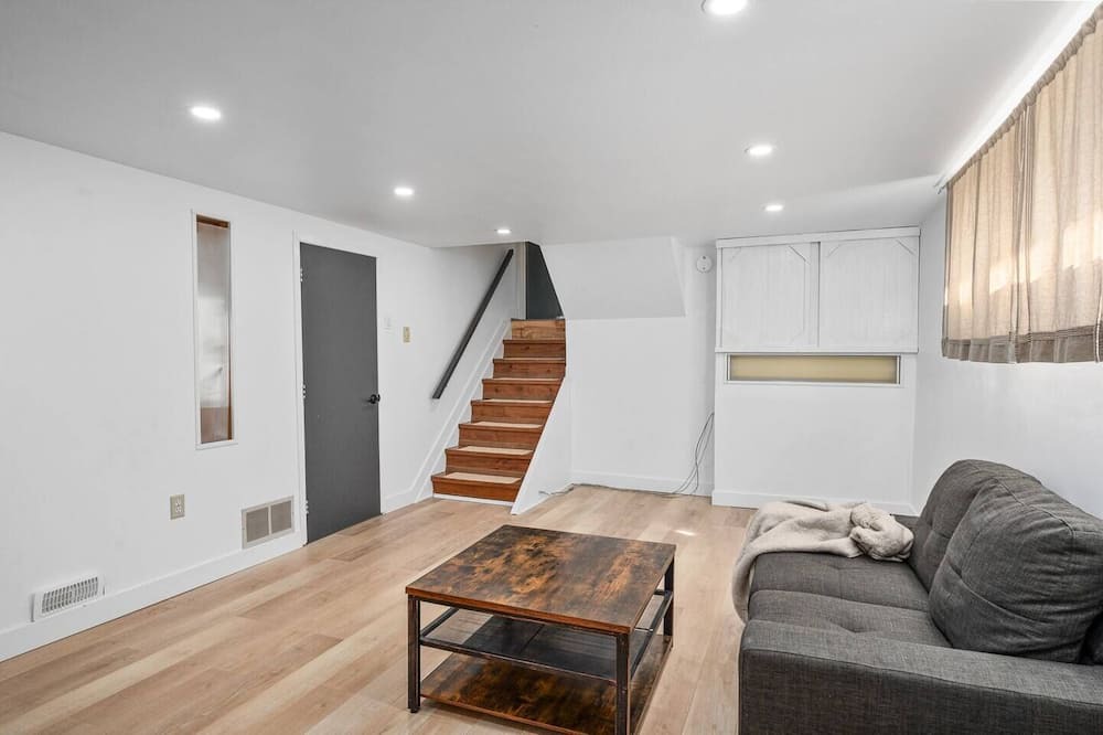 Photo of Livingroom in Byron