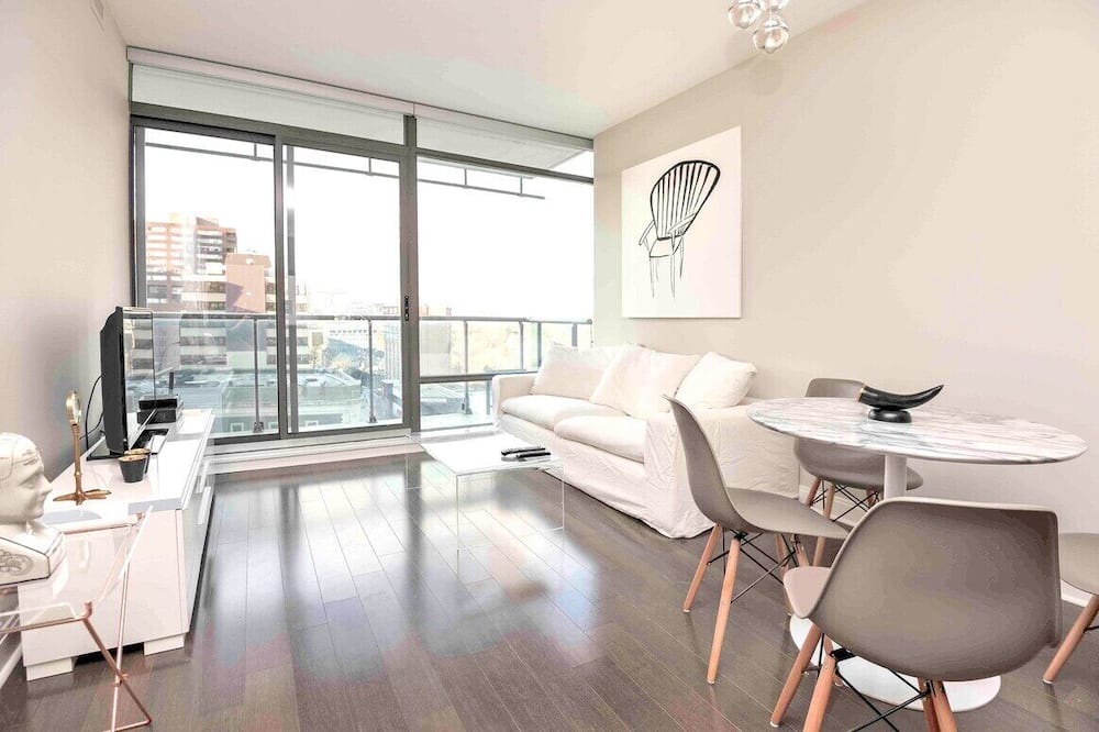 Photo of Livingroom in Yorkville