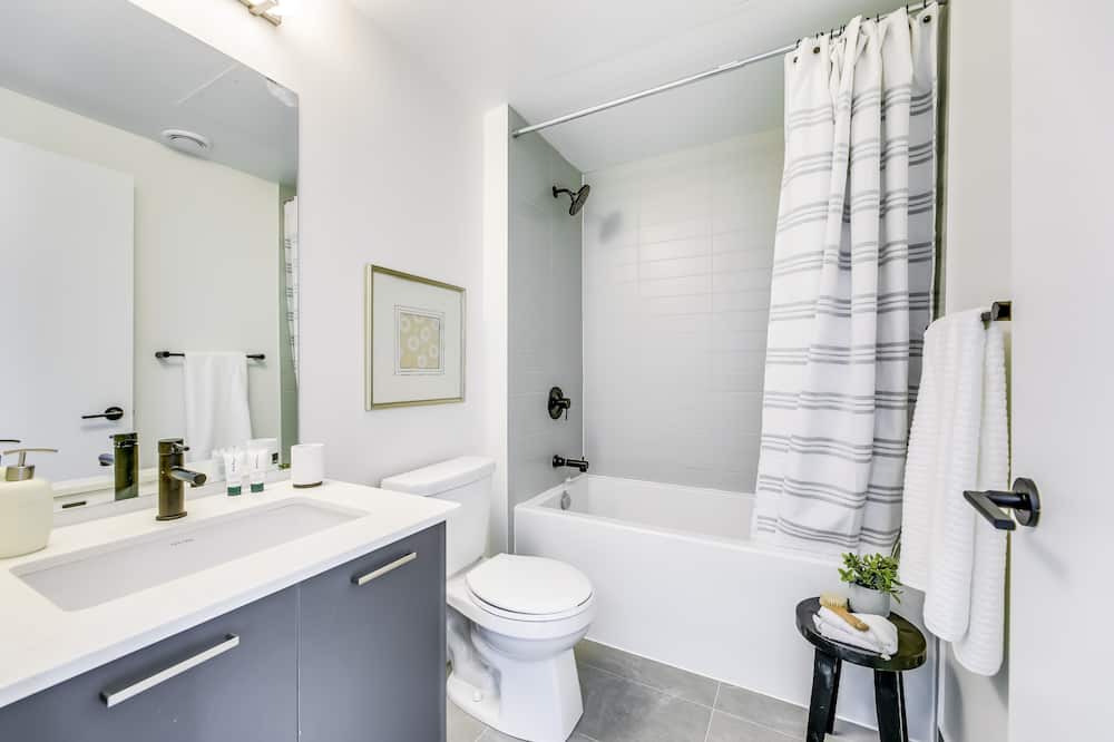 Photo of Bathroom in Harwood