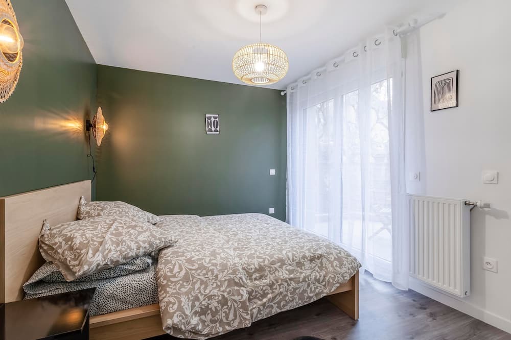Photo of Bedroom in Le Bourget