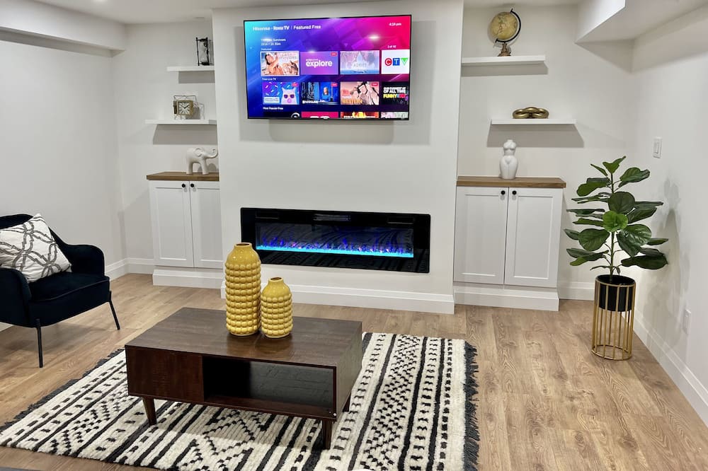 Photo of Livingroom in Ancaster