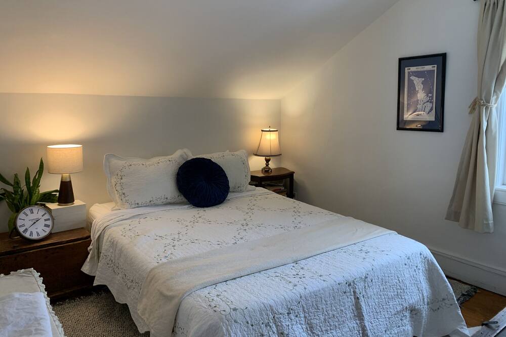 Photo of Bedroom in Owen Sound