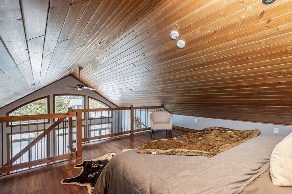 Photo of Bedroom in Haliburton