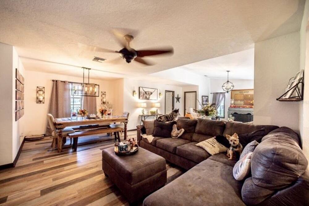 Photo of Livingroom in Arcadia